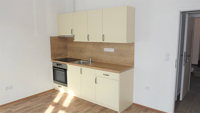 Pronájem bytu 1+kk 24 m², Budějovická, Tábor